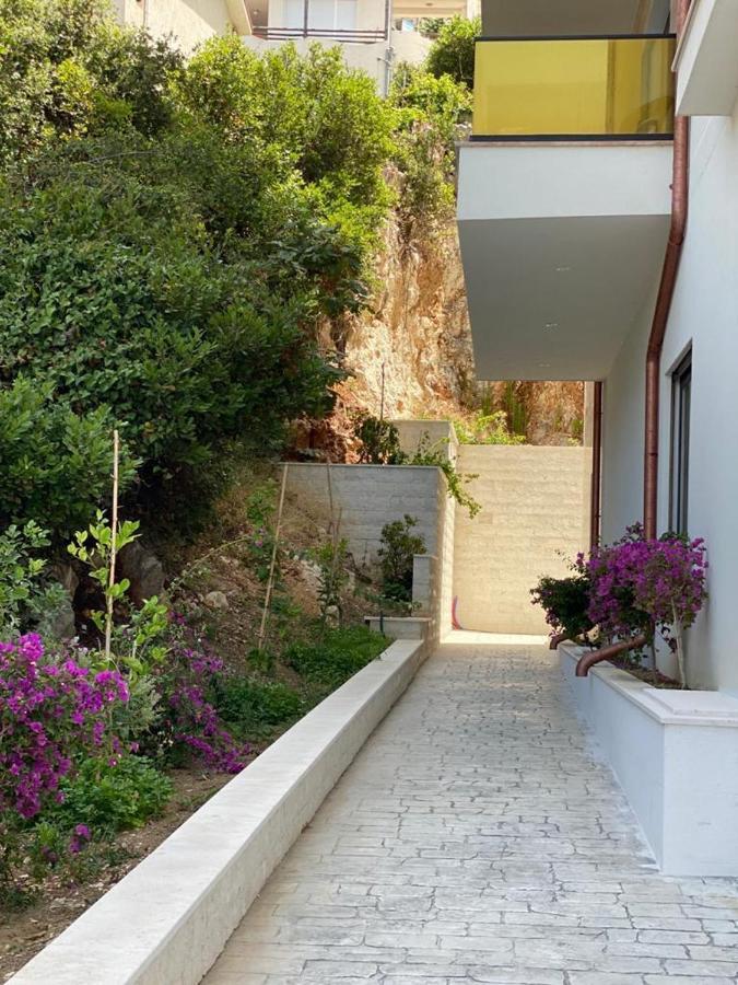 Luxury - Golden Apartment Sarandë